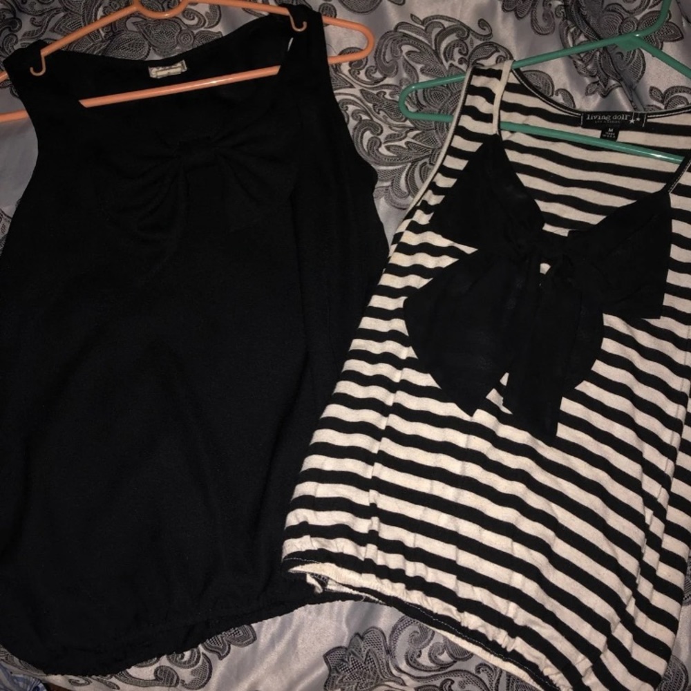 Sleeveless tops